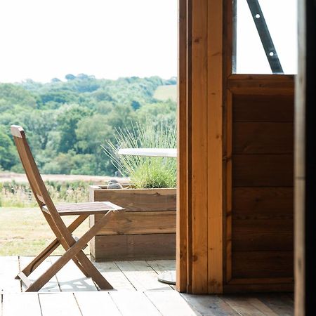 Swallowfield Glamping-Station Master يوفيل المظهر الخارجي الصورة