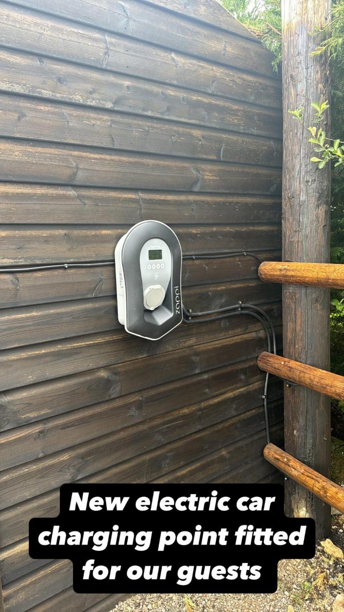 Swallowfield Glamping-Station Master يوفيل المظهر الخارجي الصورة